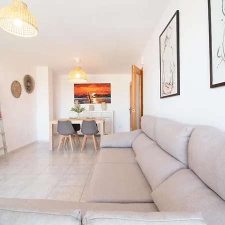 Global Properties, Bonito En La Playa De Corinto, * Sagunto