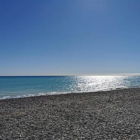 Global Properties, Bonito En La Playa De Corinto, *